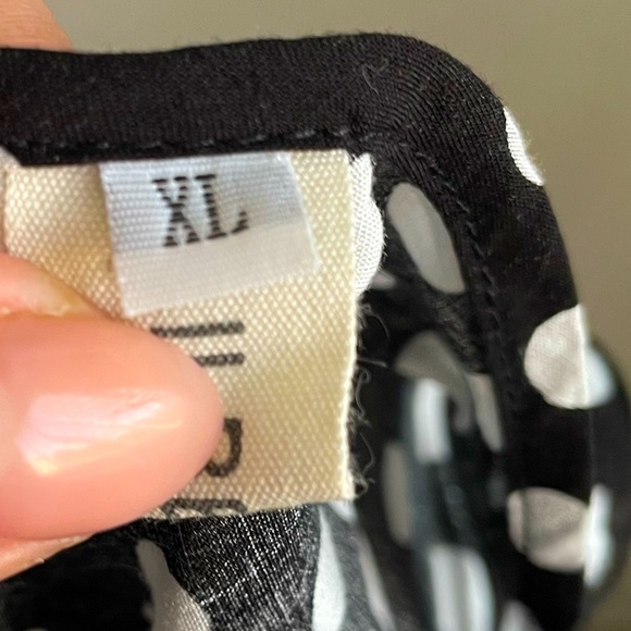 Black and White Polkadot Long Maxi Dress with Pockets Super Light and Flowy - Picture 12 of 12